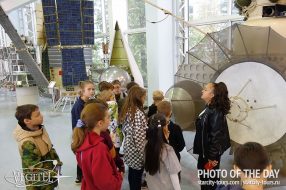 Excursion programs for young space explorers