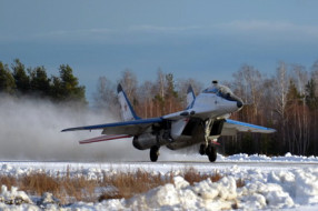 Winter MIG-29 flights