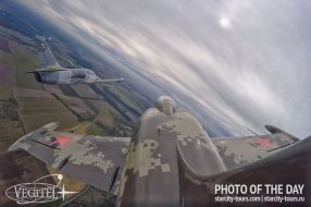 Pair aerobatic flight on the L-39 jet is an ideal adventure for the couple!
